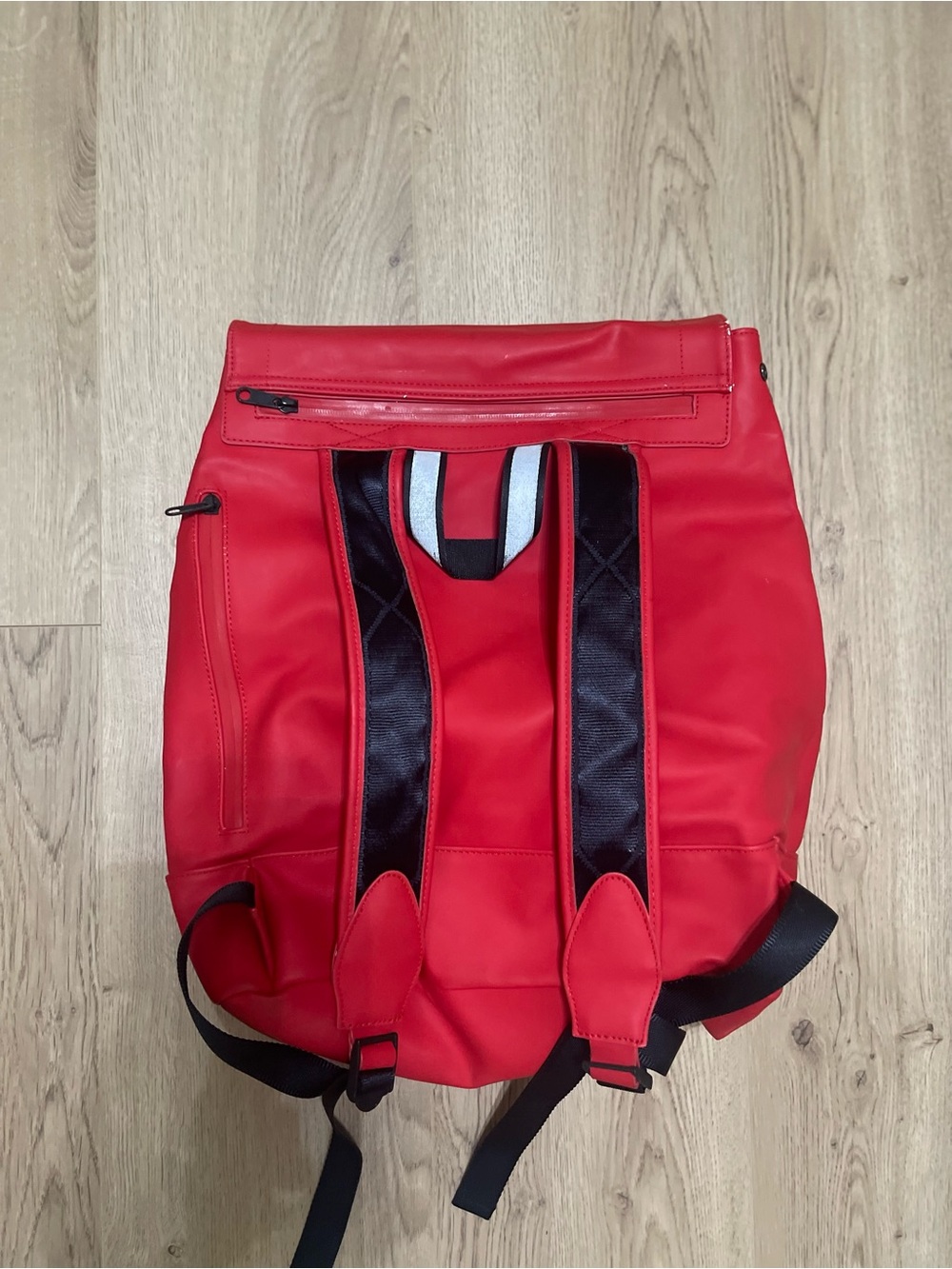 Hunter x Target Red Backpack with Front Pocket - Picture 3 of 8